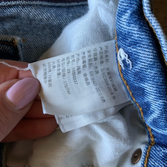 Abercrombie & Fitch Women's 29/8R High Rise Mom Jeans Paint Splatter Distressed - Picture 9 of 9